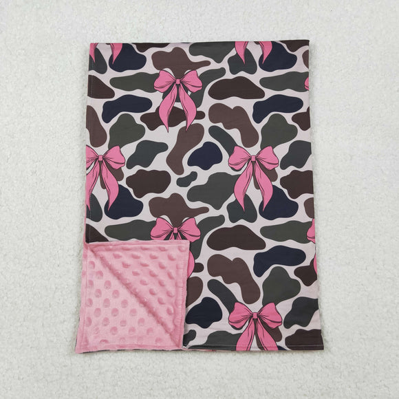 Bow Pattern Camo Pink Blankets